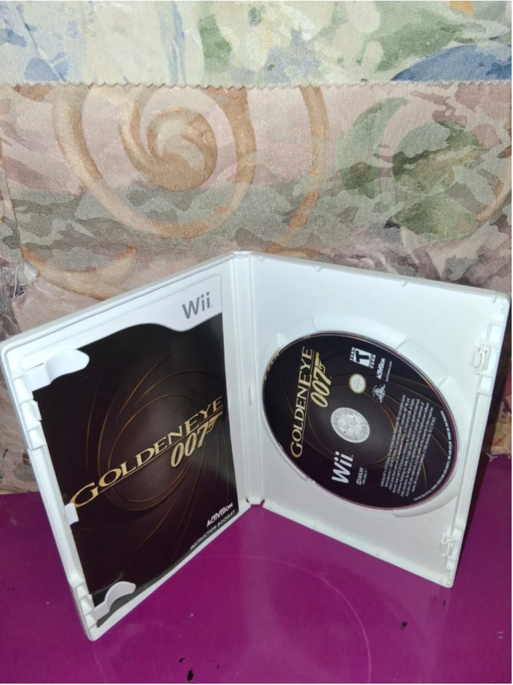 GoldenEye 007 Activision Nintendo Wii Shooter NTSC-U/C Manual Included 2010